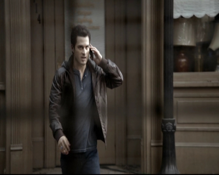 VampireDiariesWorld-dot-org_5x19ManOnFire0358.jpg