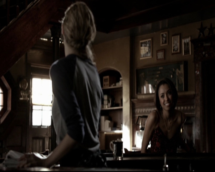 VampireDiariesWorld-dot-org_5x19ManOnFire0377.jpg