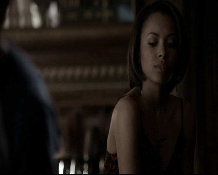 VampireDiariesWorld-dot-org_5x19ManOnFire0381.jpg