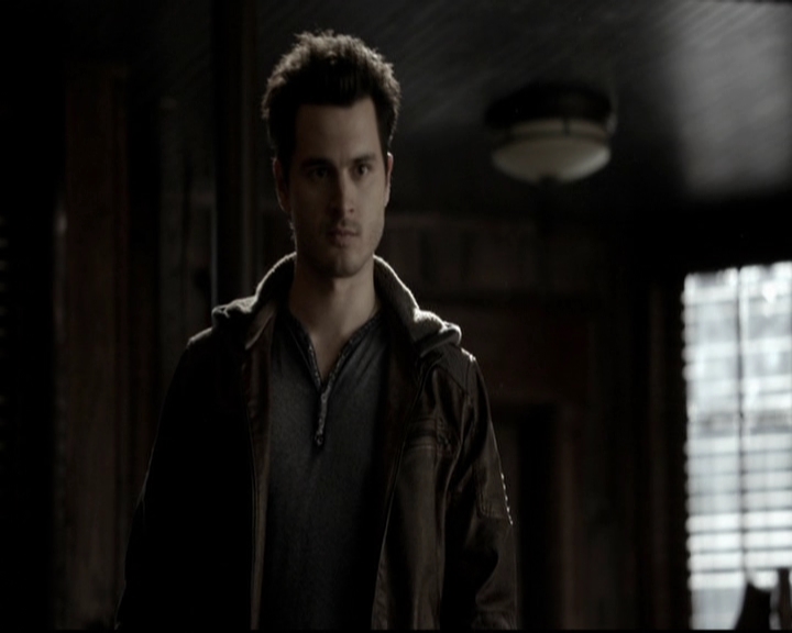 VampireDiariesWorld-dot-org_5x19ManOnFire0385.jpg