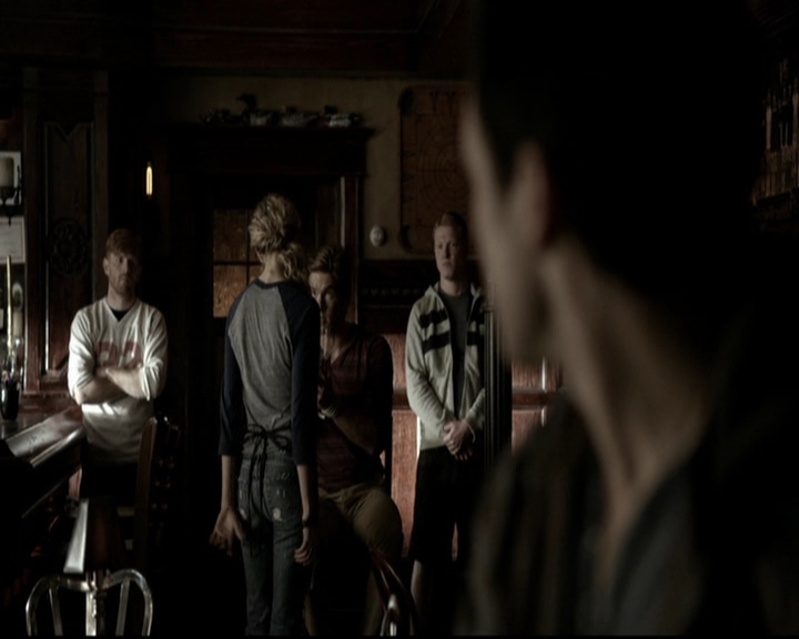 VampireDiariesWorld-dot-org_5x19ManOnFire0553.jpg