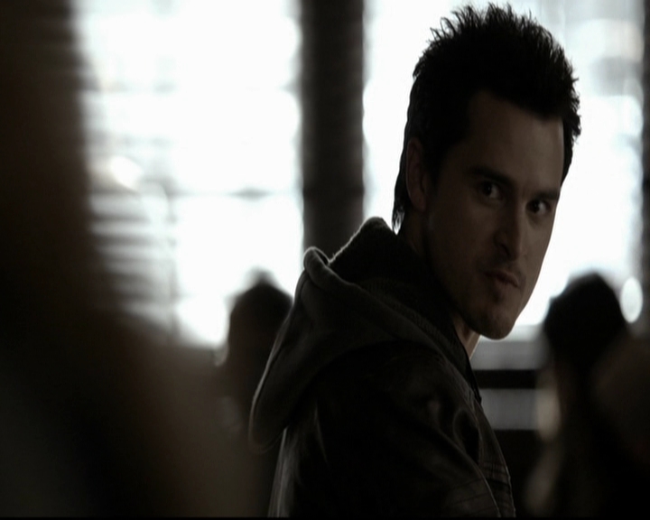 VampireDiariesWorld-dot-org_5x19ManOnFire0566.jpg