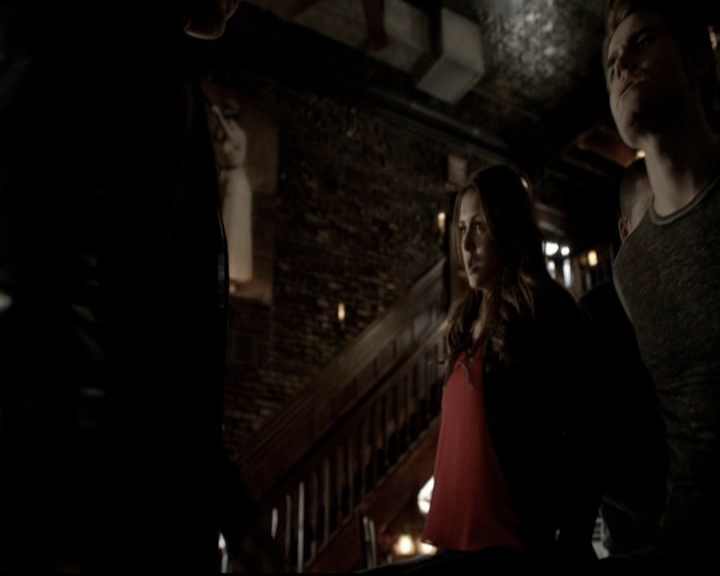 VampireDiariesWorld-dot-org_5x19ManOnFire0578.jpg