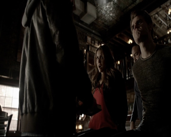 VampireDiariesWorld-dot-org_5x19ManOnFire0579.jpg
