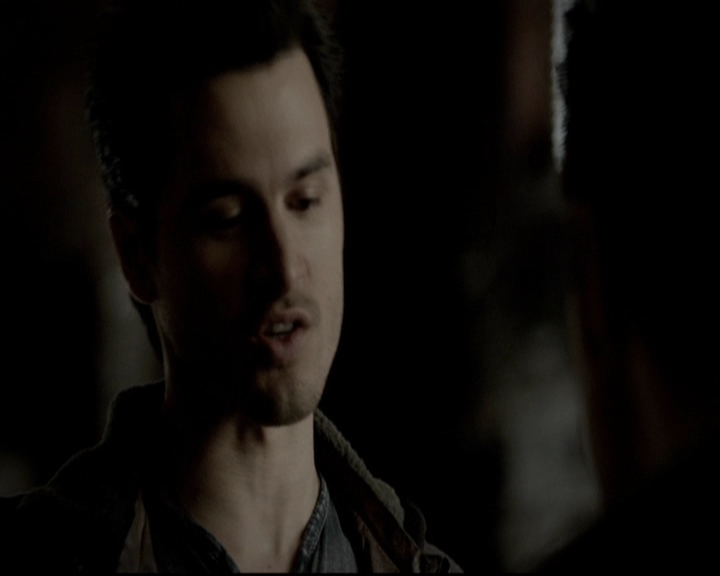 VampireDiariesWorld-dot-org_5x19ManOnFire0586.jpg