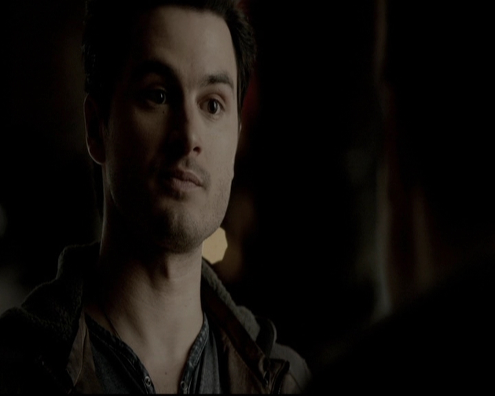 VampireDiariesWorld-dot-org_5x19ManOnFire0617.jpg