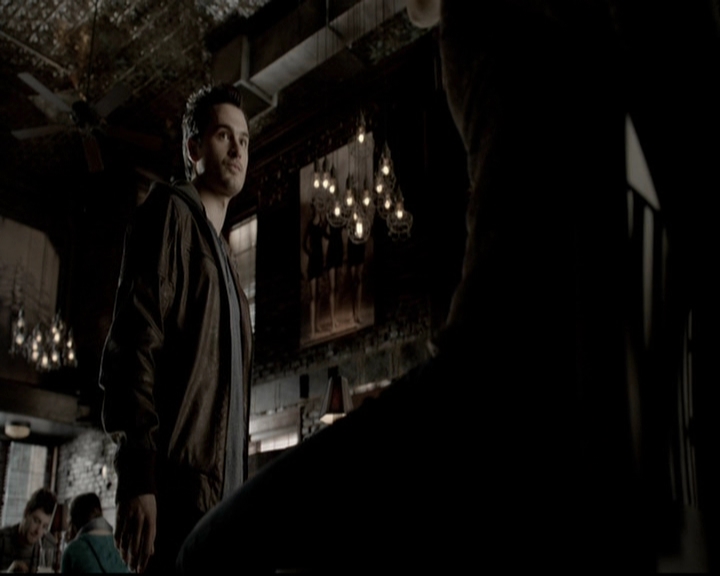 VampireDiariesWorld-dot-org_5x19ManOnFire0641.jpg
