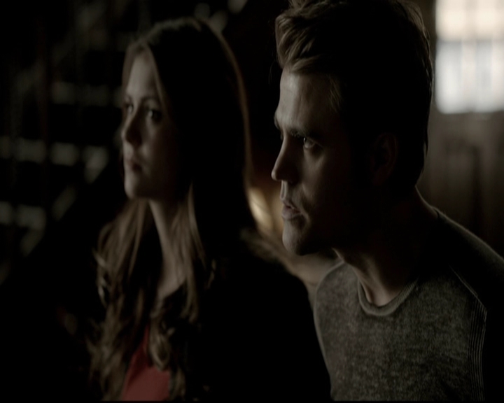VampireDiariesWorld-dot-org_5x19ManOnFire0644.jpg