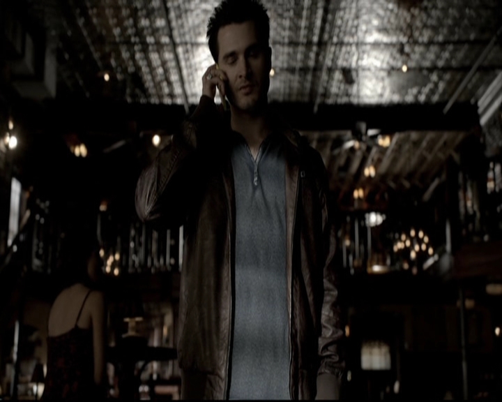 VampireDiariesWorld-dot-org_5x19ManOnFire0658.jpg