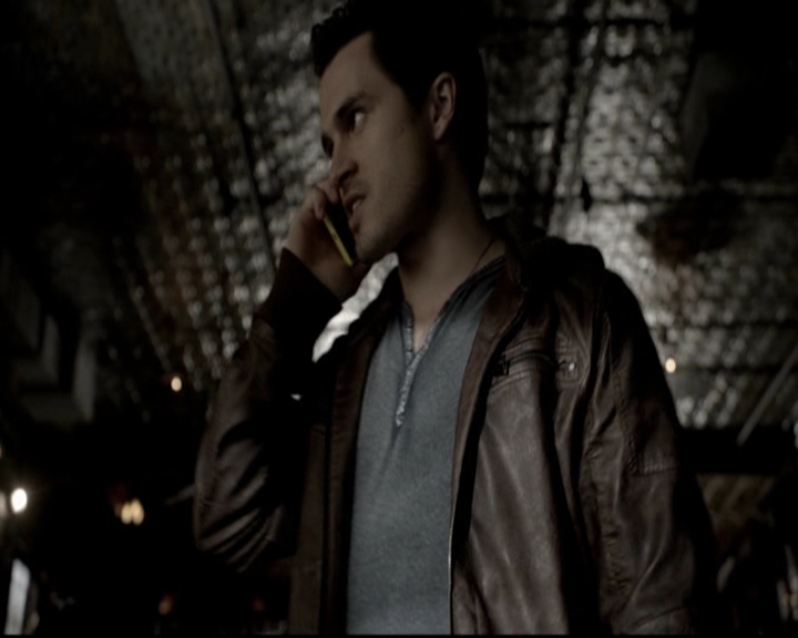 VampireDiariesWorld-dot-org_5x19ManOnFire0663.jpg