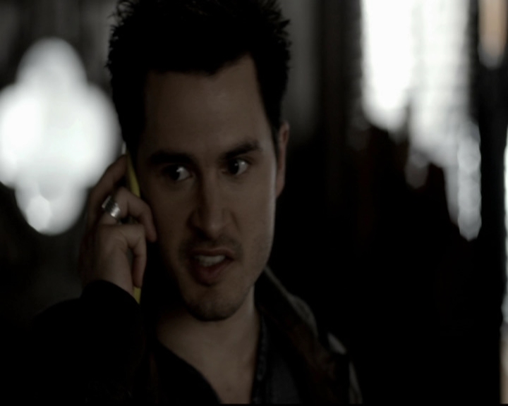 VampireDiariesWorld-dot-org_5x19ManOnFire0674.jpg