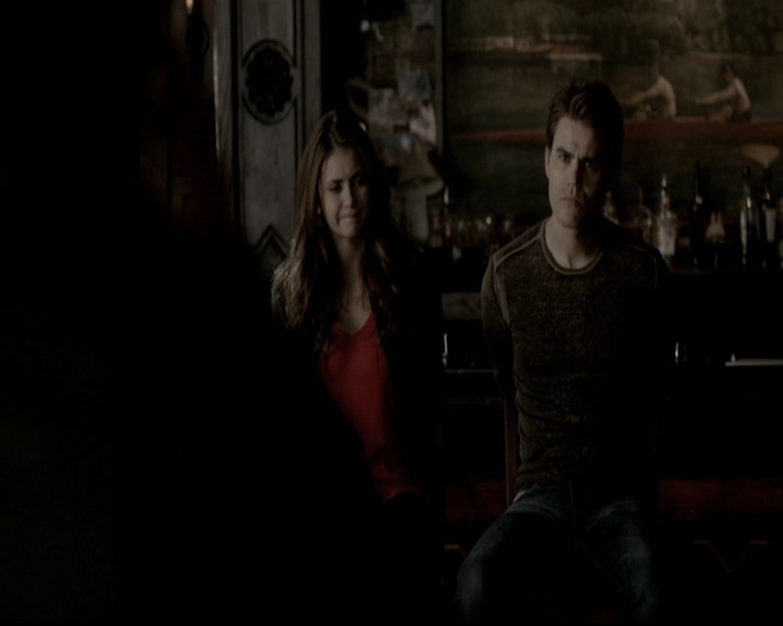VampireDiariesWorld-dot-org_5x19ManOnFire0684.jpg