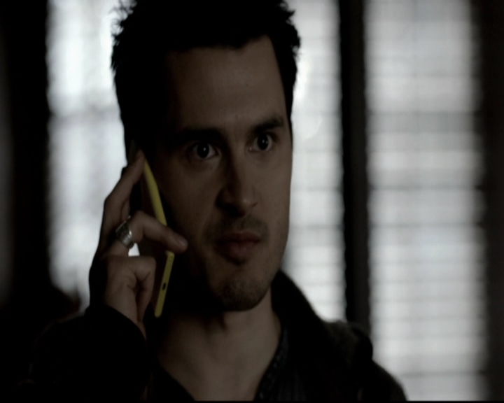 VampireDiariesWorld-dot-org_5x19ManOnFire0689.jpg