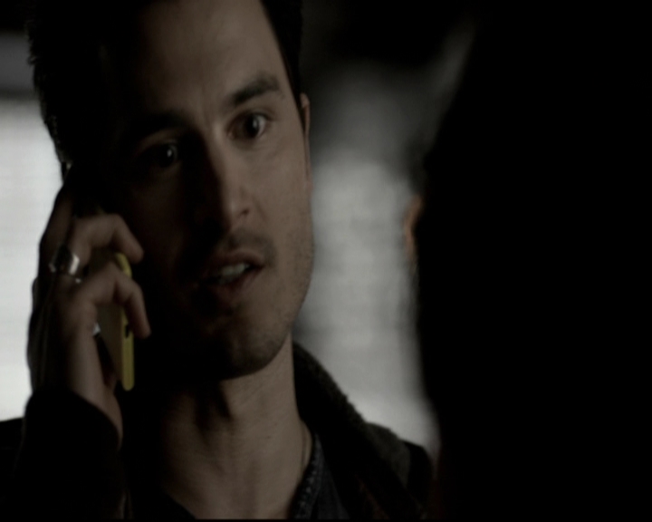 VampireDiariesWorld-dot-org_5x19ManOnFire0705.jpg