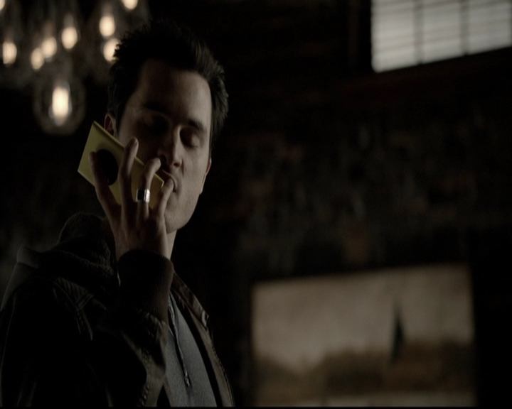 VampireDiariesWorld-dot-org_5x19ManOnFire0712.jpg