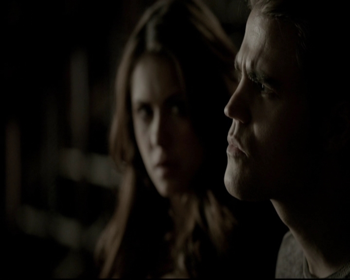 VampireDiariesWorld-dot-org_5x19ManOnFire0728.jpg