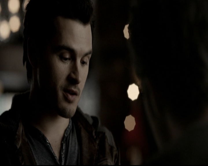 VampireDiariesWorld-dot-org_5x19ManOnFire0730.jpg
