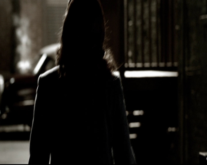 VampireDiariesWorld-dot-org_5x19ManOnFire0760.jpg