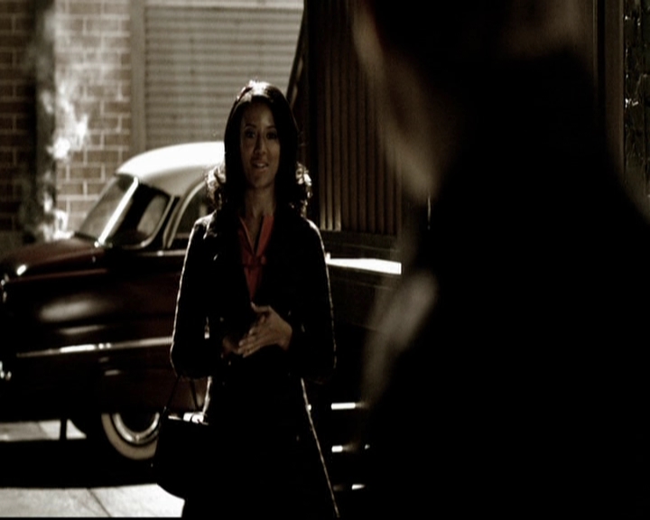 VampireDiariesWorld-dot-org_5x19ManOnFire0781.jpg