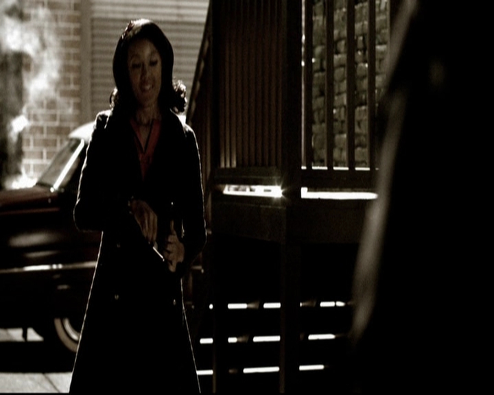 VampireDiariesWorld-dot-org_5x19ManOnFire0795.jpg