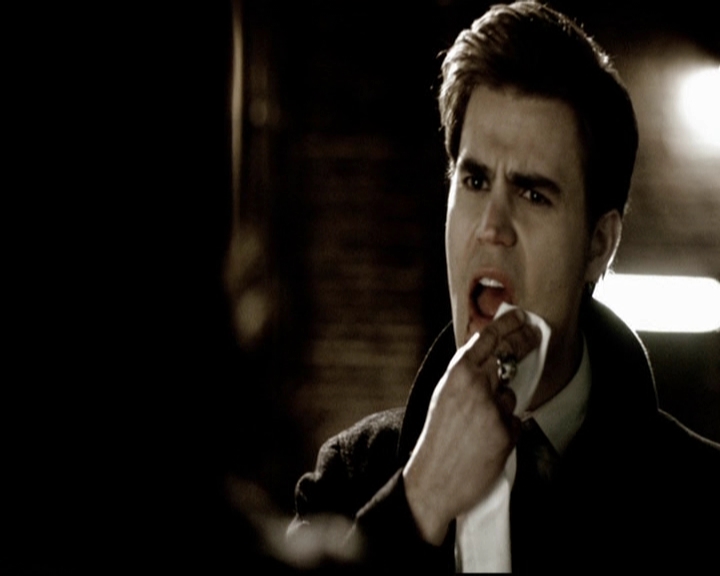 VampireDiariesWorld-dot-org_5x19ManOnFire0810.jpg