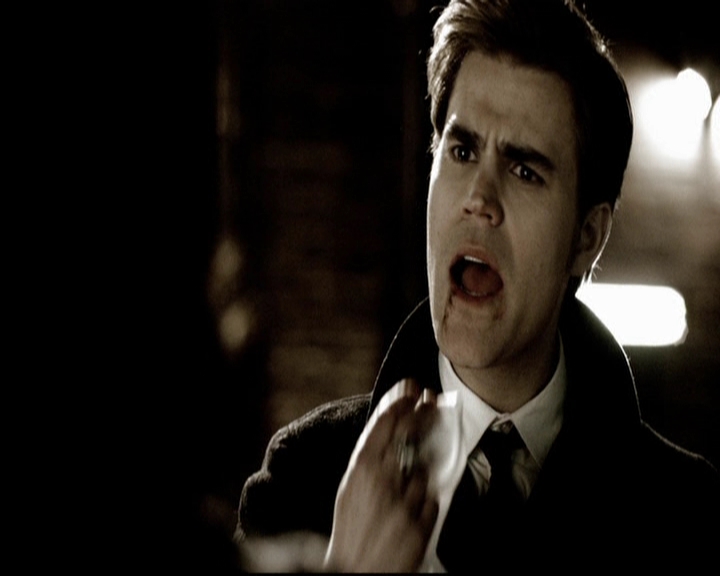 VampireDiariesWorld-dot-org_5x19ManOnFire0811.jpg