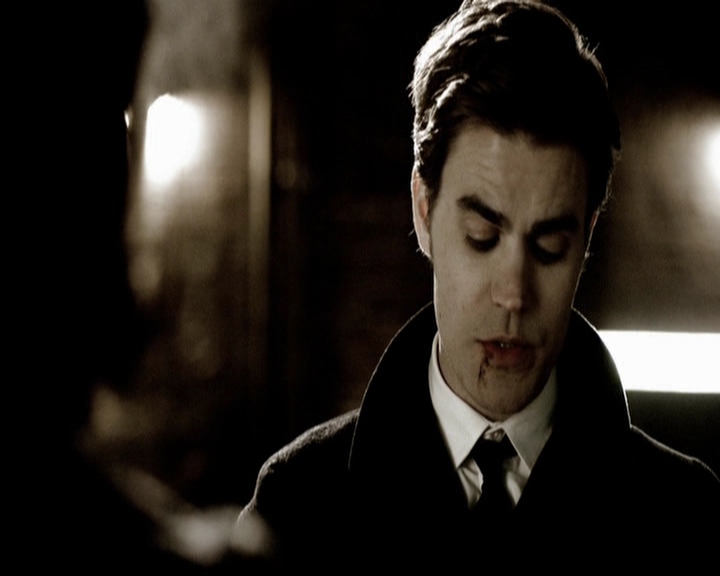 VampireDiariesWorld-dot-org_5x19ManOnFire0815.jpg