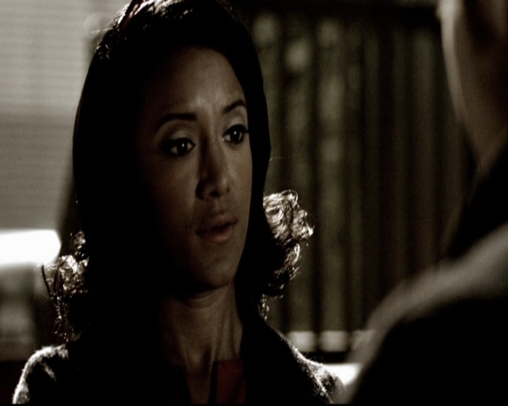 VampireDiariesWorld-dot-org_5x19ManOnFire0819.jpg