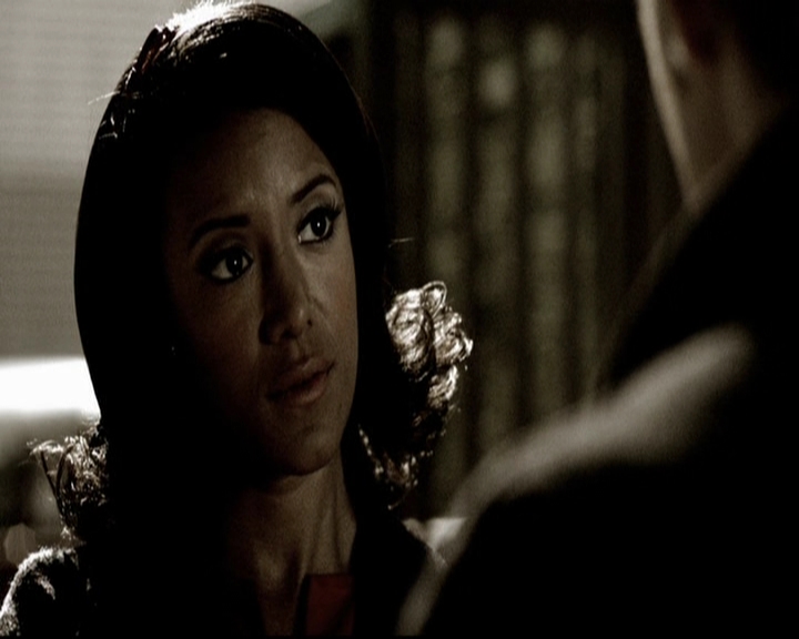 VampireDiariesWorld-dot-org_5x19ManOnFire0820.jpg