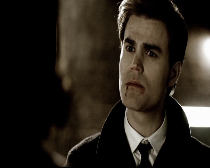 VampireDiariesWorld-dot-org_5x19ManOnFire0825.jpg