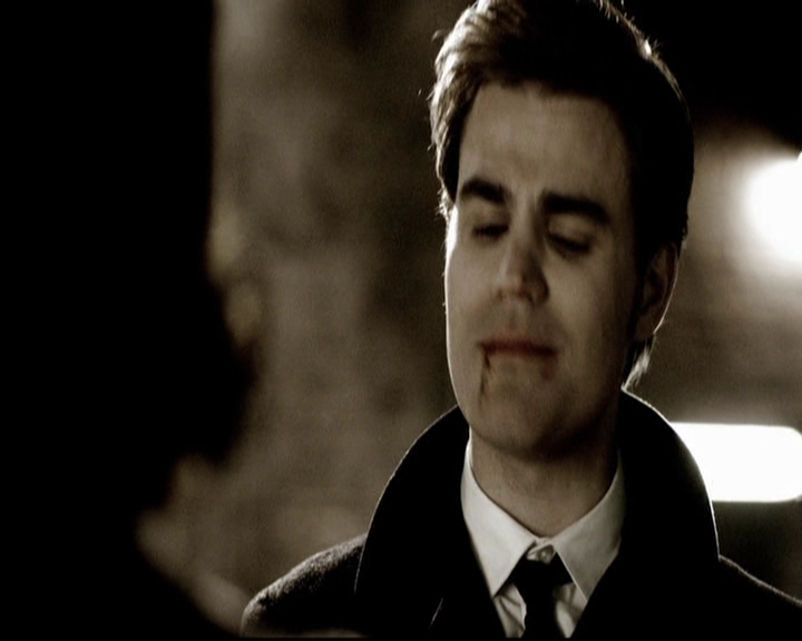 VampireDiariesWorld-dot-org_5x19ManOnFire0827.jpg