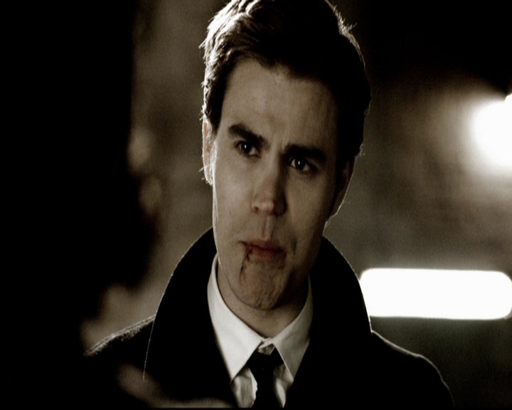 VampireDiariesWorld-dot-org_5x19ManOnFire0829.jpg