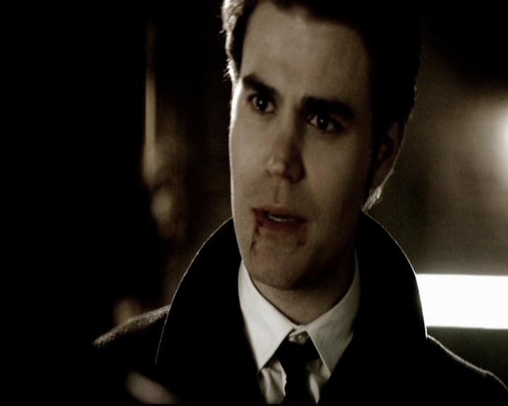 VampireDiariesWorld-dot-org_5x19ManOnFire0831.jpg