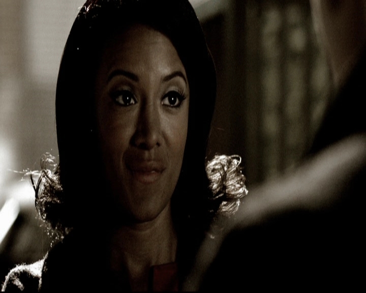 VampireDiariesWorld-dot-org_5x19ManOnFire0832.jpg