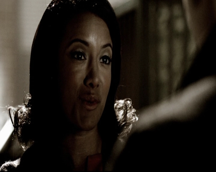 VampireDiariesWorld-dot-org_5x19ManOnFire0835.jpg