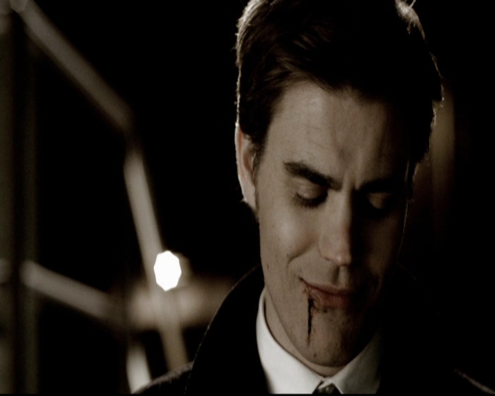 VampireDiariesWorld-dot-org_5x19ManOnFire0837.jpg