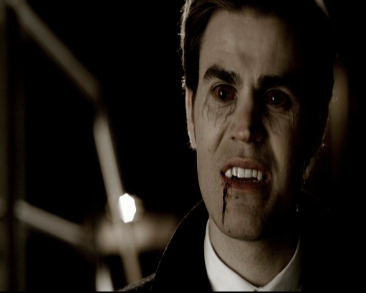 VampireDiariesWorld-dot-org_5x19ManOnFire0843.jpg