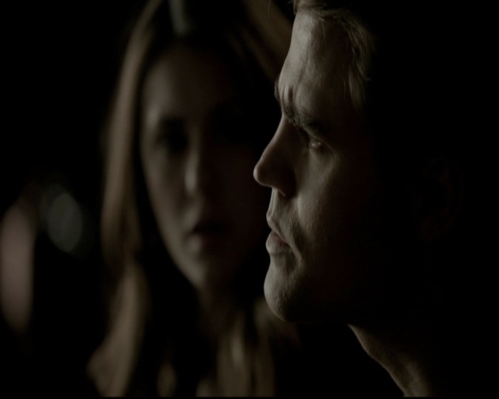 VampireDiariesWorld-dot-org_5x19ManOnFire0850.jpg