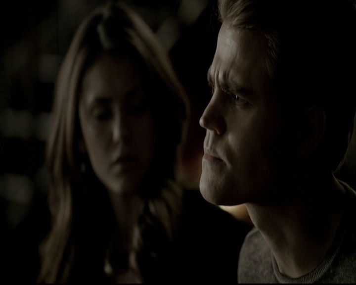 VampireDiariesWorld-dot-org_5x19ManOnFire0855.jpg