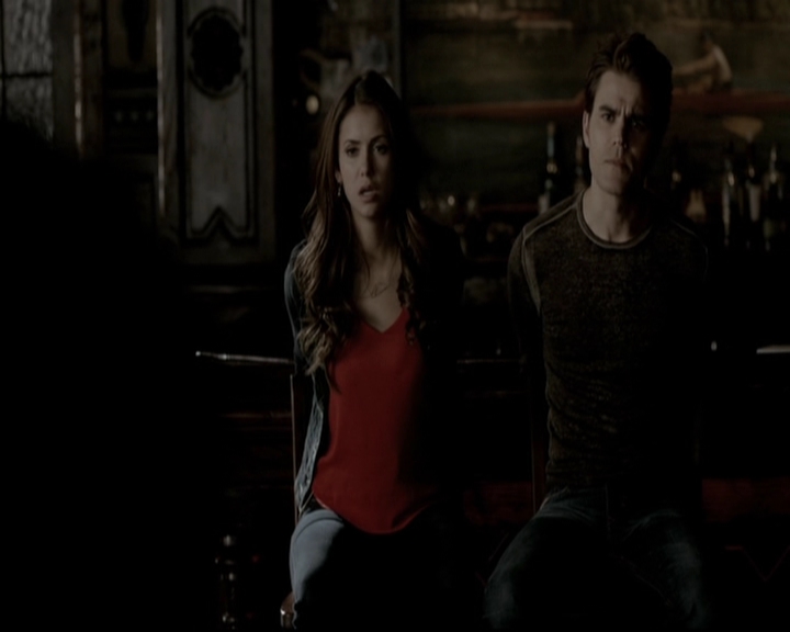 VampireDiariesWorld-dot-org_5x19ManOnFire0866.jpg