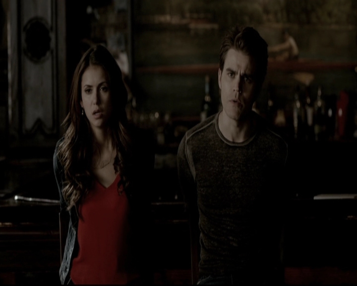 VampireDiariesWorld-dot-org_5x19ManOnFire0870.jpg