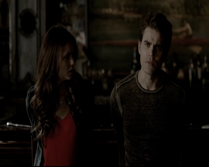 VampireDiariesWorld-dot-org_5x19ManOnFire0872.jpg