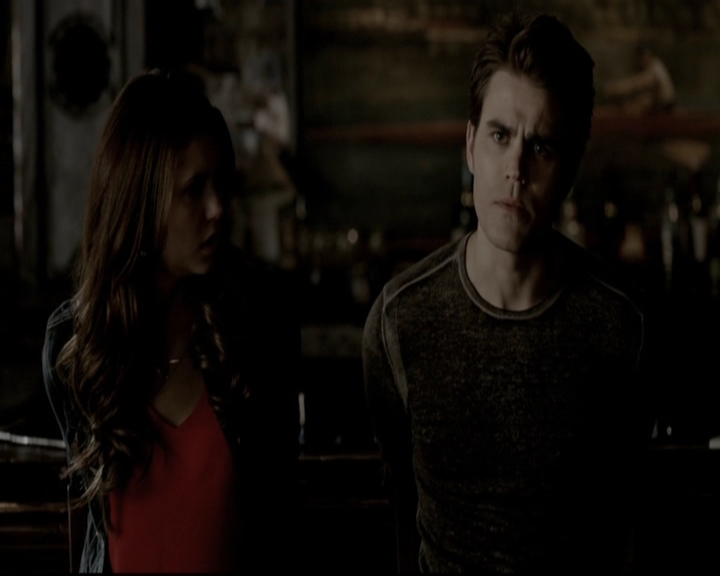 VampireDiariesWorld-dot-org_5x19ManOnFire0873.jpg