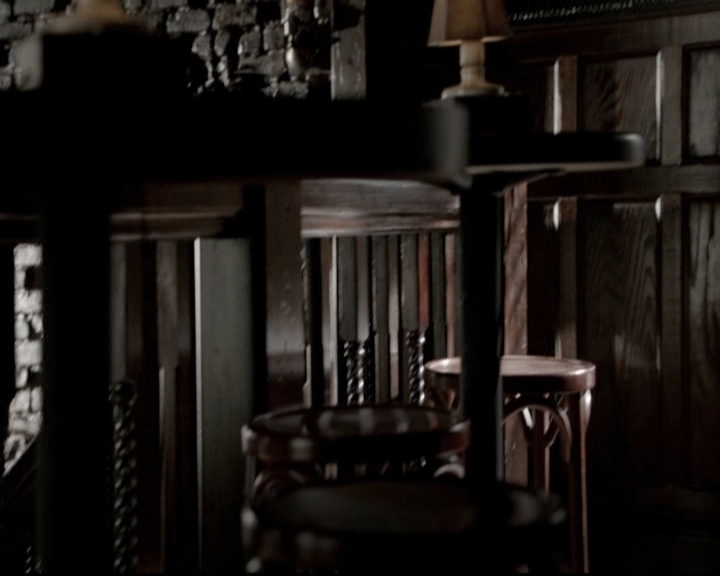 VampireDiariesWorld-dot-org_5x19ManOnFire0890.jpg