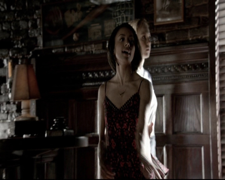 VampireDiariesWorld-dot-org_5x19ManOnFire0892.jpg