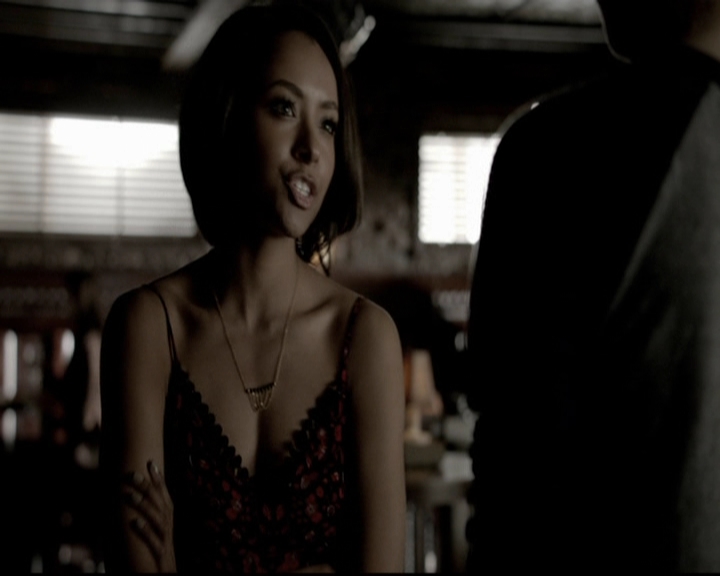 VampireDiariesWorld-dot-org_5x19ManOnFire0896.jpg