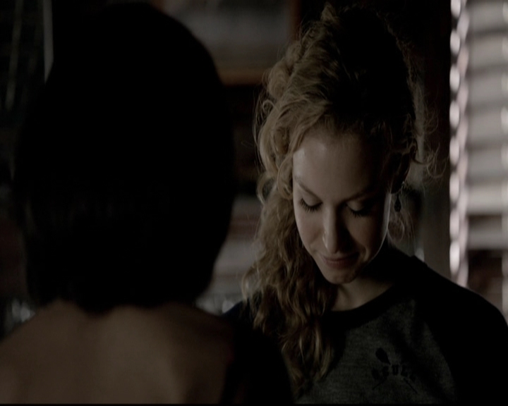 VampireDiariesWorld-dot-org_5x19ManOnFire0898.jpg