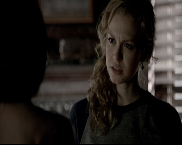 VampireDiariesWorld-dot-org_5x19ManOnFire0903.jpg