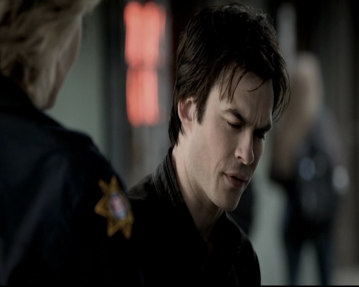 VampireDiariesWorld-dot-org_5x19ManOnFire0928.jpg