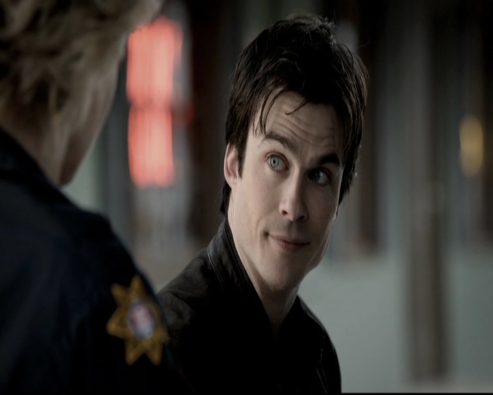 VampireDiariesWorld-dot-org_5x19ManOnFire0932.jpg